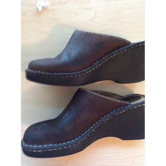 INVENTORY REDUCTION SALE. Born Clogs NB - Picture 3 of 6
